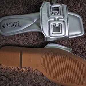 Womans sandals size 11
